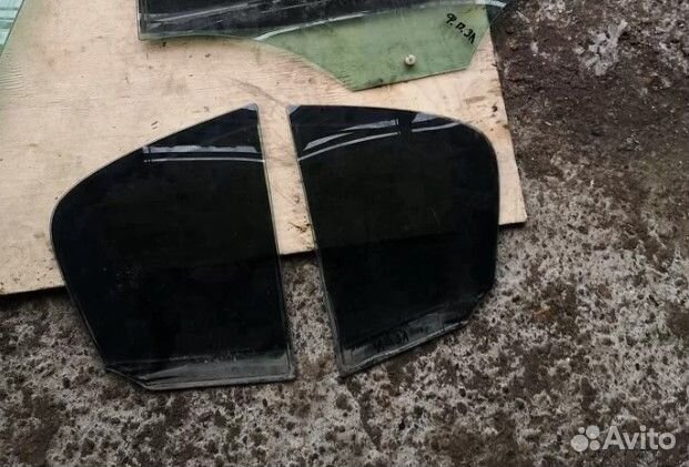 Форточка задняя правая на Фольксваген Пассат Б7