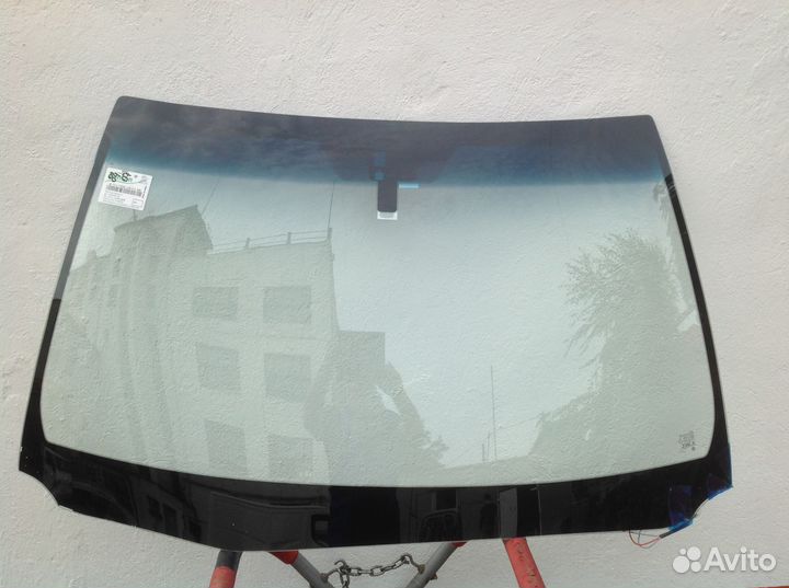 Лобовое стекло lexus GS 2012