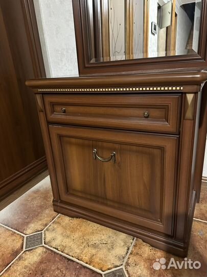 Обувница с зеркалом