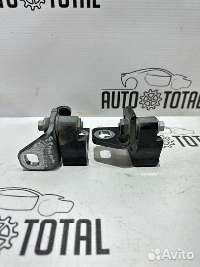 Петли двери задние правые Ford Focus