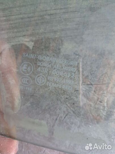 Стекло двери переднее Mazda 3