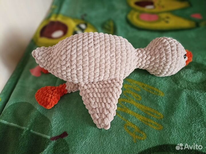 Вязаная игрушка гусь амигуруми