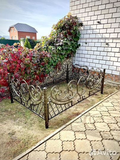 Ограды на кладбище