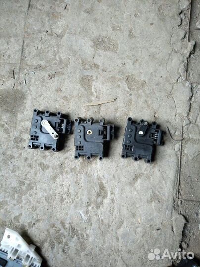 Сервопривод отопителя Mazda 6 GG