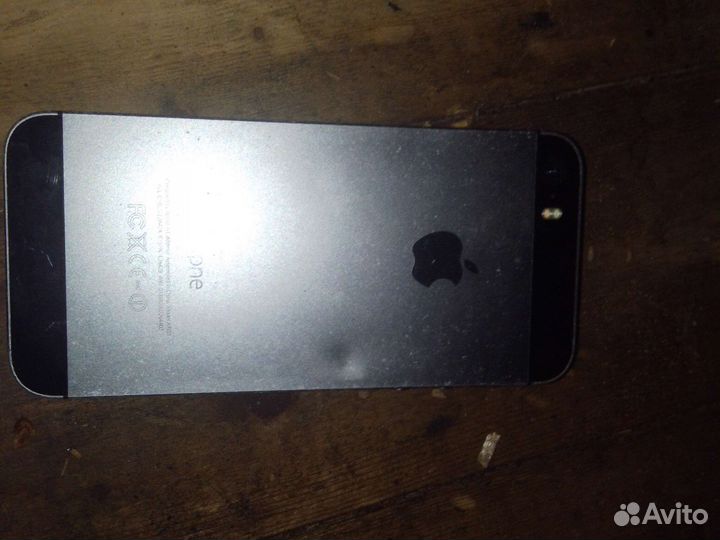 Телефон iPhone 5s