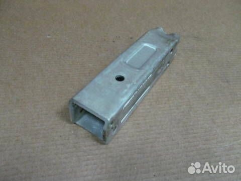 Кронштейн переднего бампера Audi A6