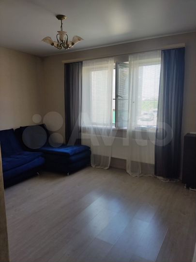 2-к. квартира, 58 м², 1/3 эт.