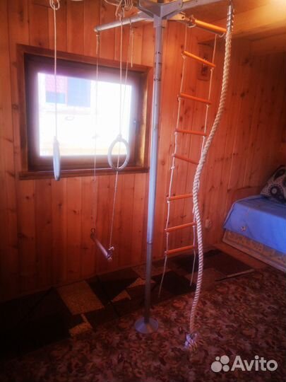 Спортивный уголок, турник