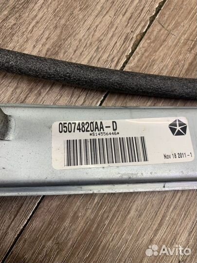 Стеклоподъемник передний правый Jeep Compass