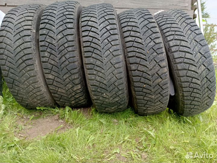 Michelin X-Ice North 4 SUV 215/70 R16 100T