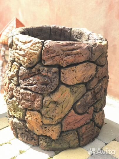 Большой цветочный горшок для улицы