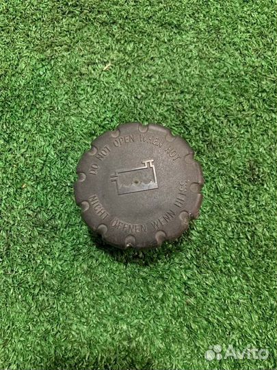 Крышка расширительного бачка Mercedes-Benz E-Class