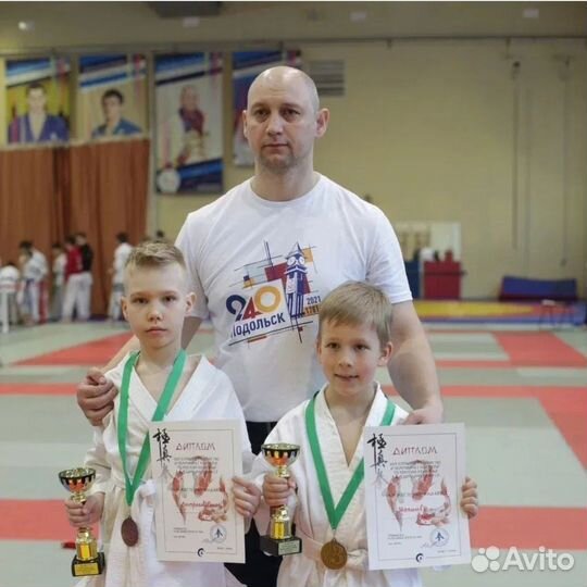 Тренер по смешанным единоборствам