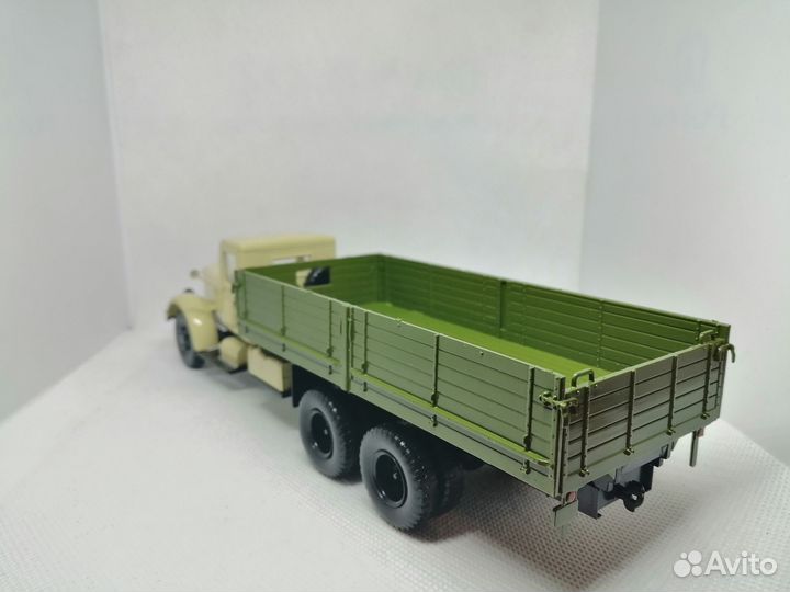 Модель яаз-210 «Бортовой»