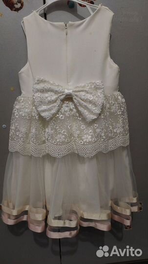 Нарядное платье для девочки 104-110 см