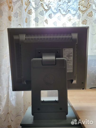 Монитор LG Flatron L1510S