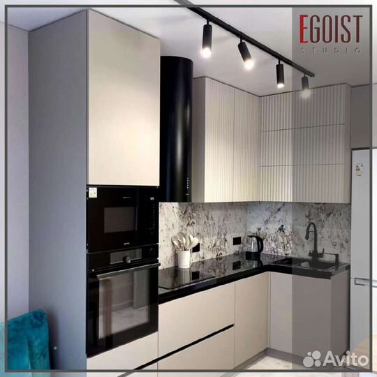 Кухня со скрытыми ручками