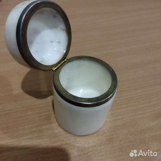 Стаканчик, шкатулка из камня