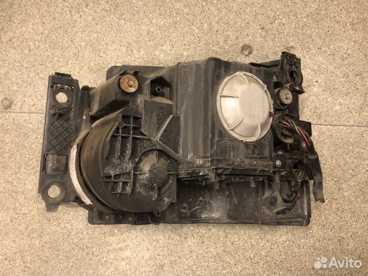 Фара правая Land Rover Discovery 3