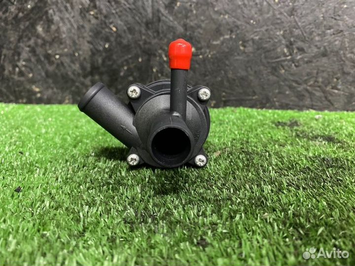 Дополнительная помпа Mercedes-Benz E-Class W210