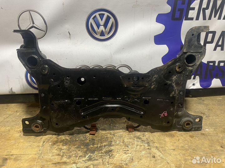 Передний подрамник Mazda 3 BK
