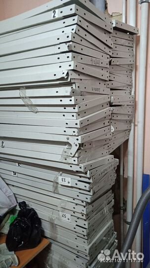 Металлические полки для стеллажей