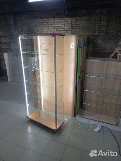 Стеклянная витрина