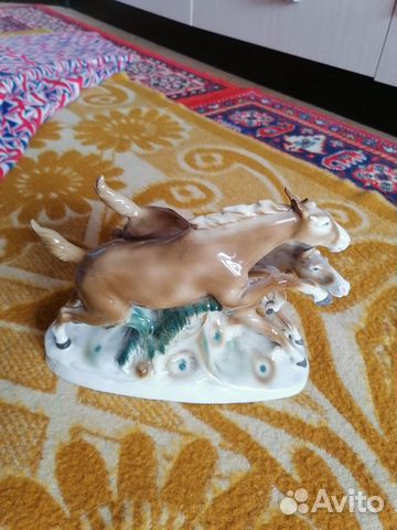 Фарфоровые лошади