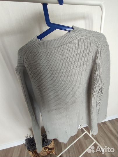 Свитер женский
