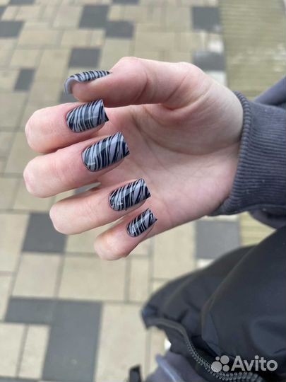 Маникюр педикюр