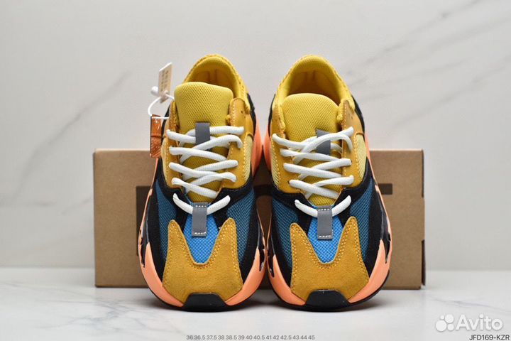 Кроссовки Adidas Yeezy 700 v2 Vanta P46,5