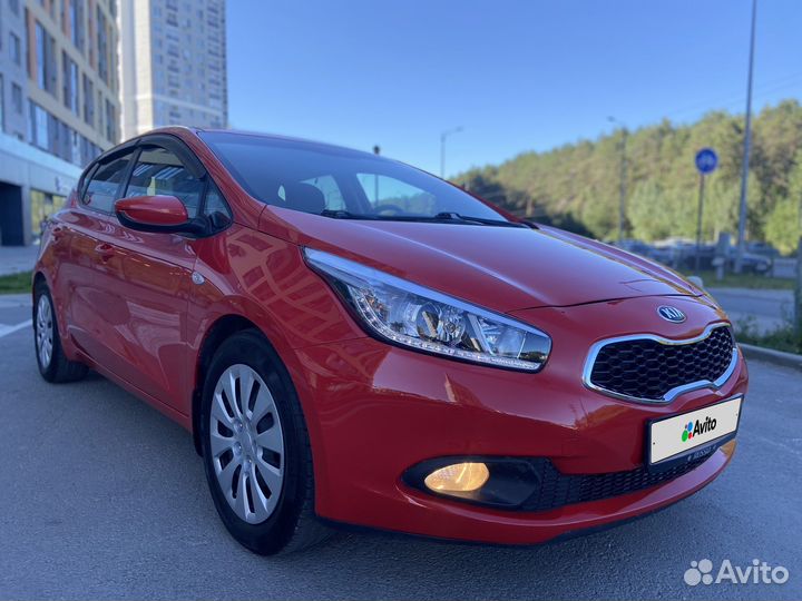 Kia Ceed 2015 красная