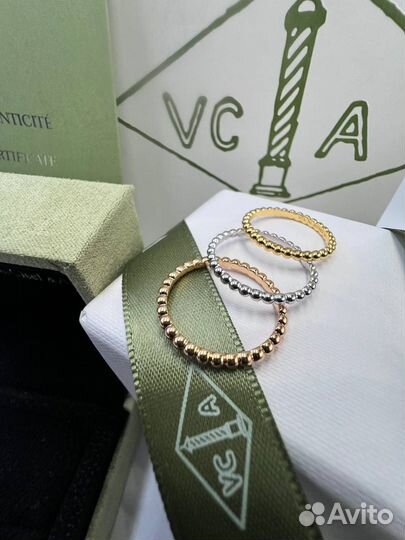 Золотое кольцо Van Cleef