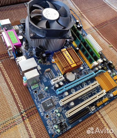 Плата LGA775 + Intel E5700 + 4GB