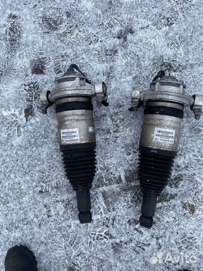 Задние амортизаторы на Porshe cayenne 958 2015г