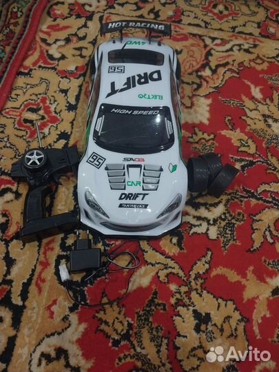 Радиоуправляемая машина для дрифта дрон