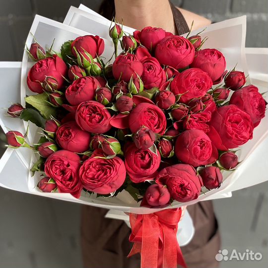 Пионовидная роза