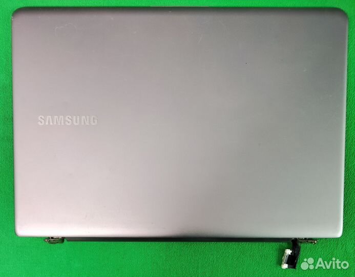 Крышка матрицы Samsung NP535U3C