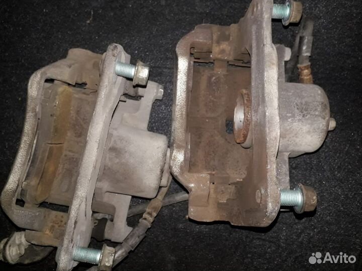 Суппорта Toyota передние пара GX110