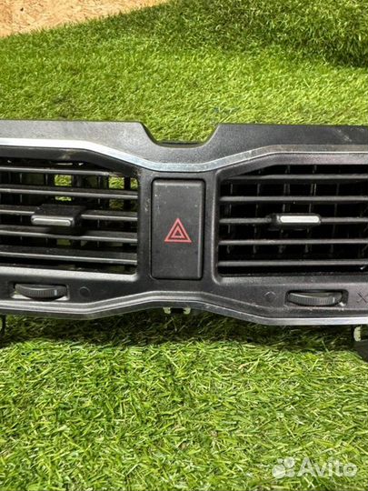 Центральный воздуховод Лада Гранта FL 11186 2019