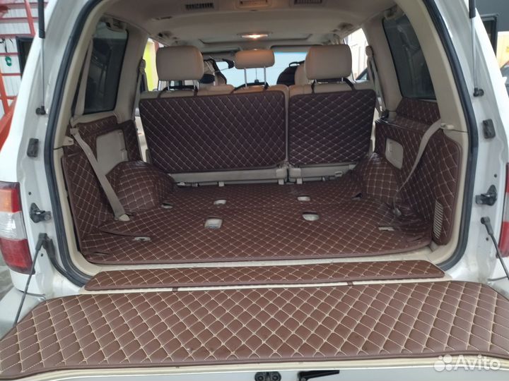 3d коврики в багажник Toyota Estima