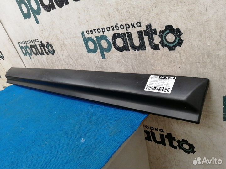 Молдинг на дверь передний правый 9646791677