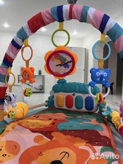 Развивающий коврик с пианино