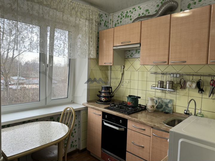 3-к. квартира, 52 м², 3/5 эт.