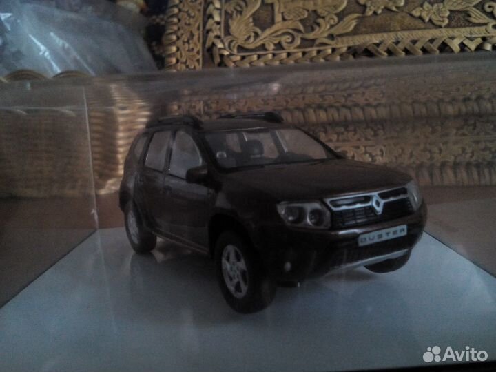 Масштабная модель рено дастер, коричневый
