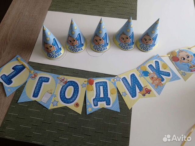 Гирлянда из флажков и колпачки