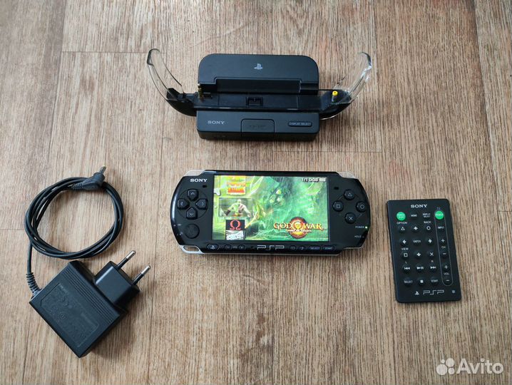 PSP 3008 + Редкая Док-Станция sony PSP-S340
