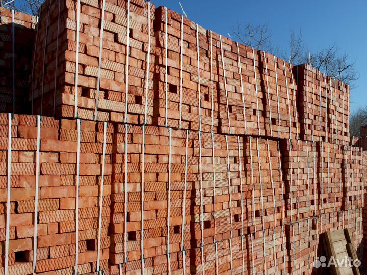 Кирпич красный в поддонах по 250 шт