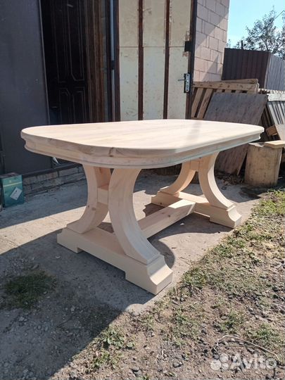 Стол обеденный