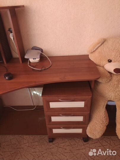 Компьютерный стол